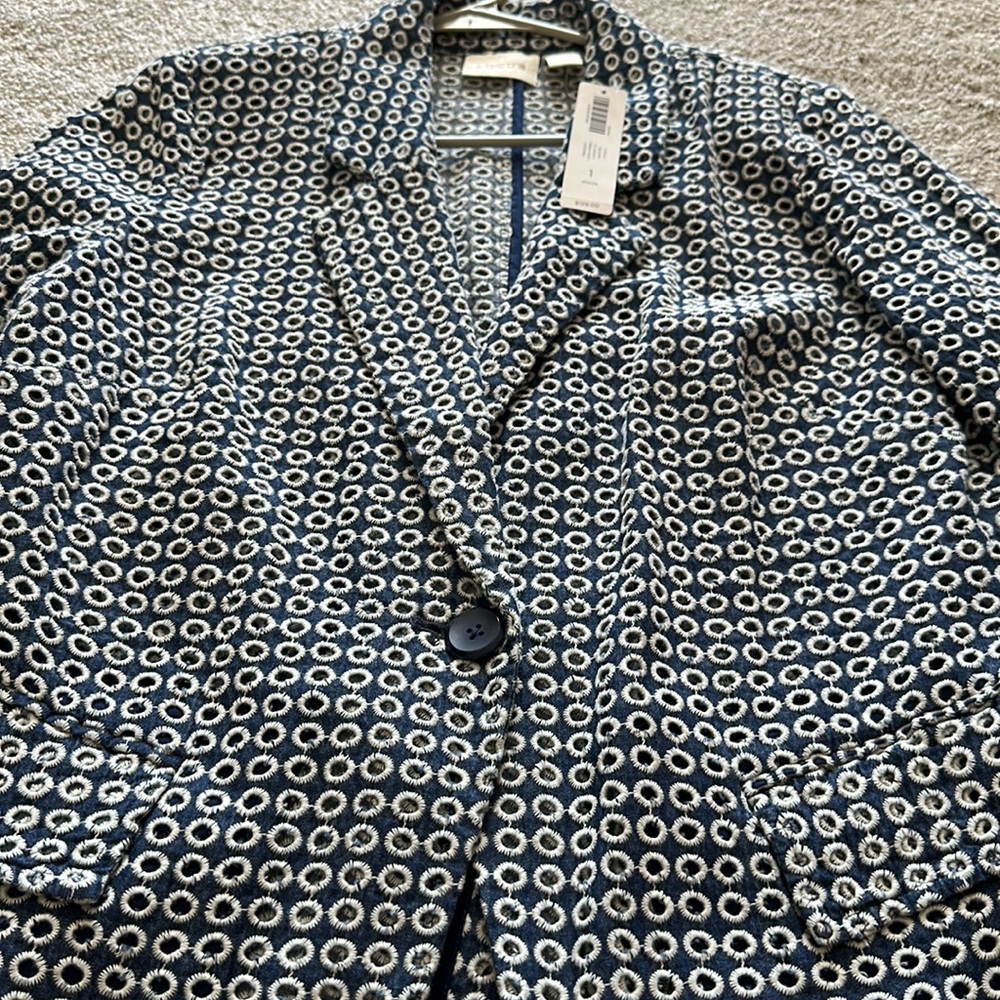 Chico’s eyelet pattern blue and white blazer 100%cotton NWT